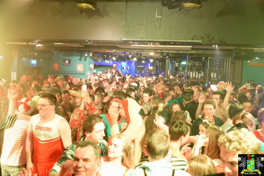 ../Images/Carnavals vrijdagavond in VdG 207.jpg